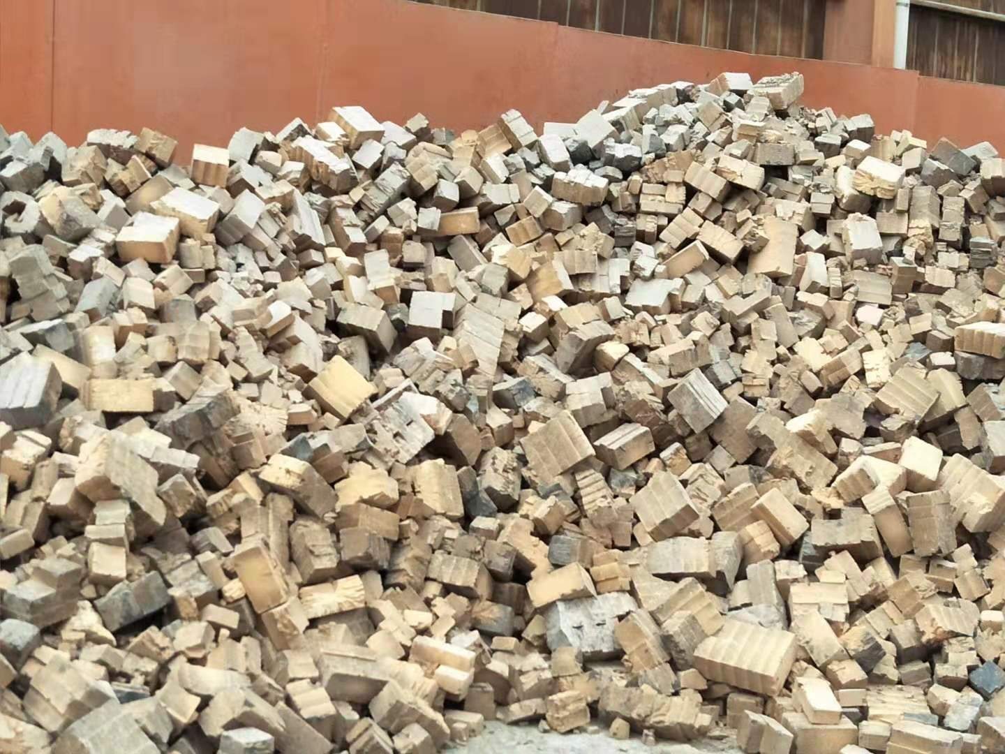 Calcined refractory brick.jpg